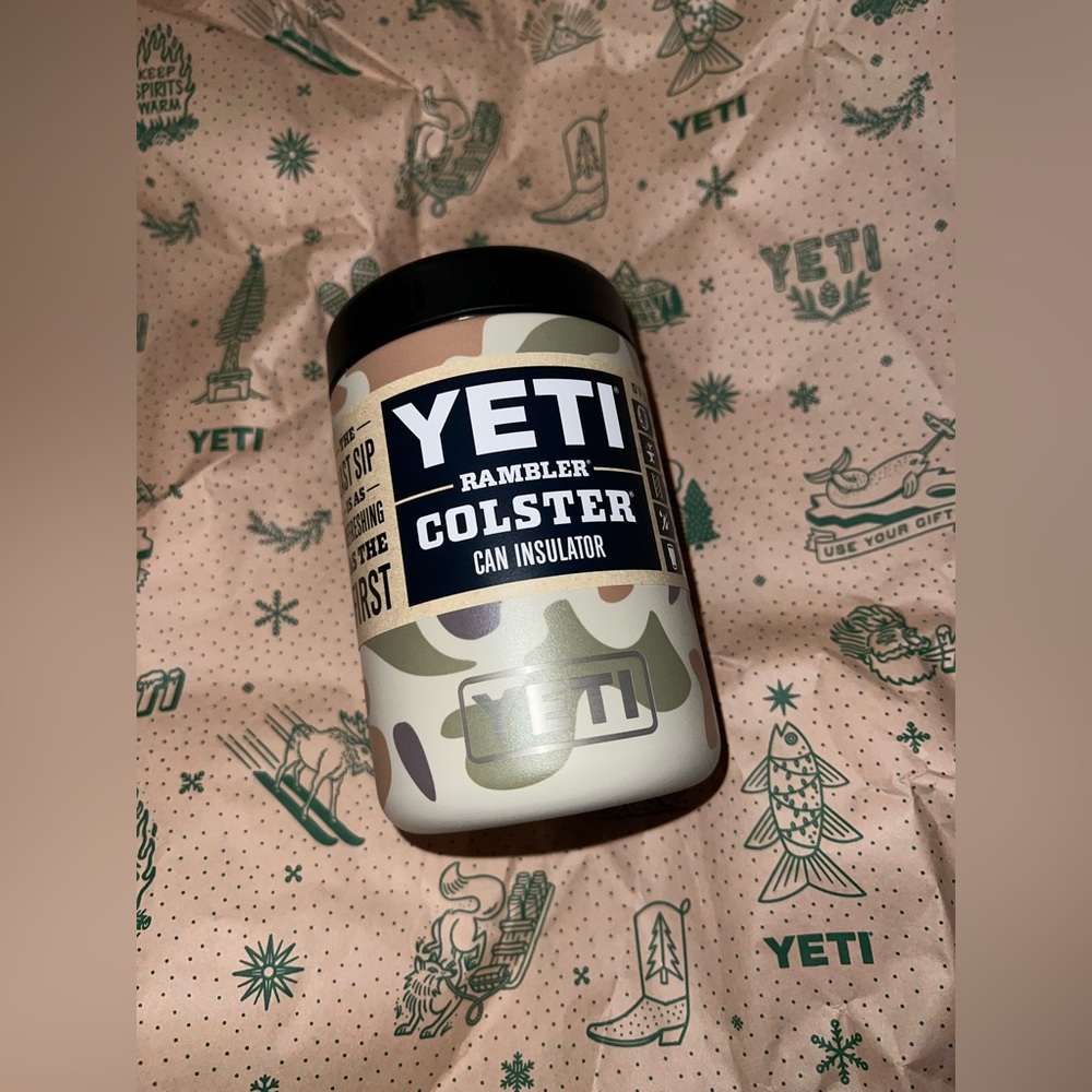 NWT Yeti Colster - Camo